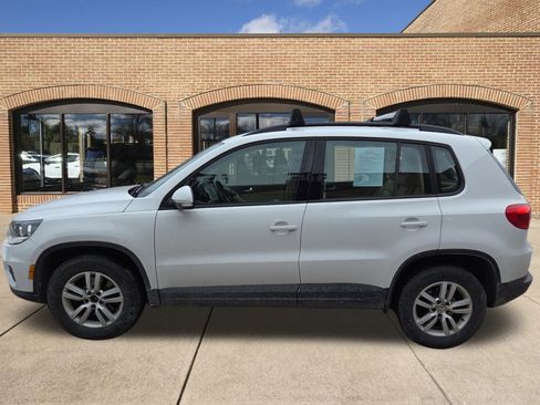 Used 2017 Volkswagen Tiguan S image 5