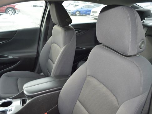 Used 2022 Chevrolet Malibu LT FWD image 9