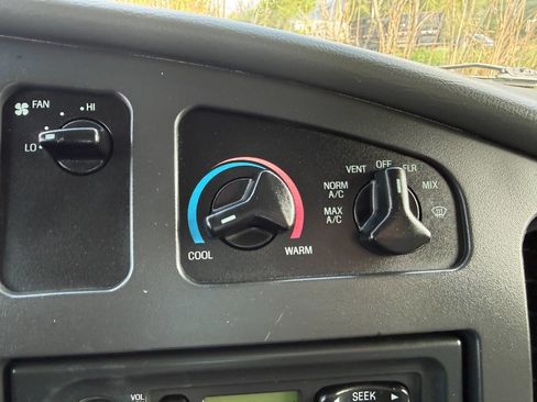 Used 2008 Ford E-250 and Econoline 250 RWD image 31