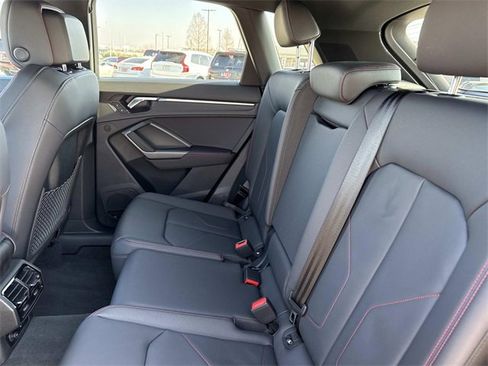 Certified 2025 Audi Q3 2.0T Premium Plus w/ Premium Plus Package image 27