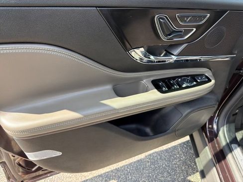 Certified 2023 Lincoln Corsair FWD image 13