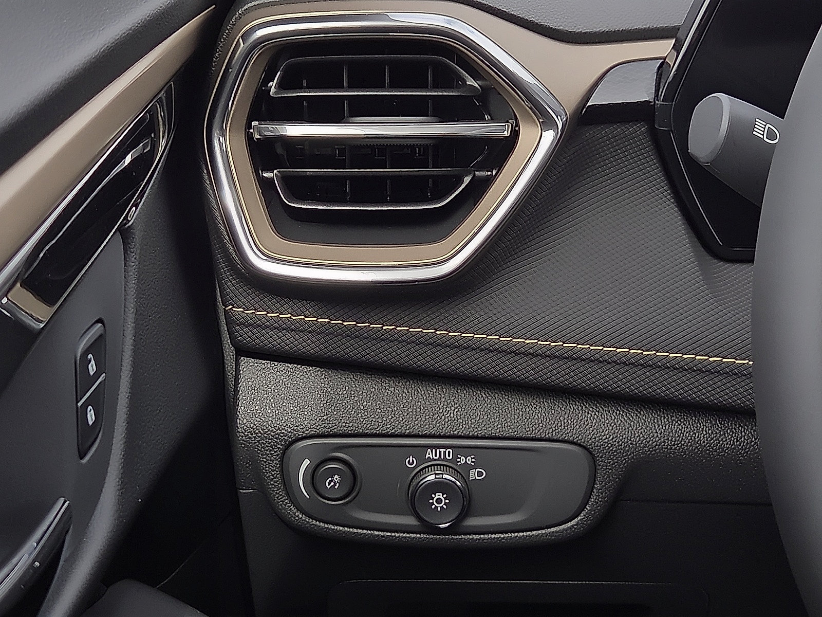New 2026 Chevrolet TrailBlazer ACTIV FWD image 21