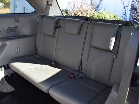 Used 2016 Toyota Highlander XLE image 29