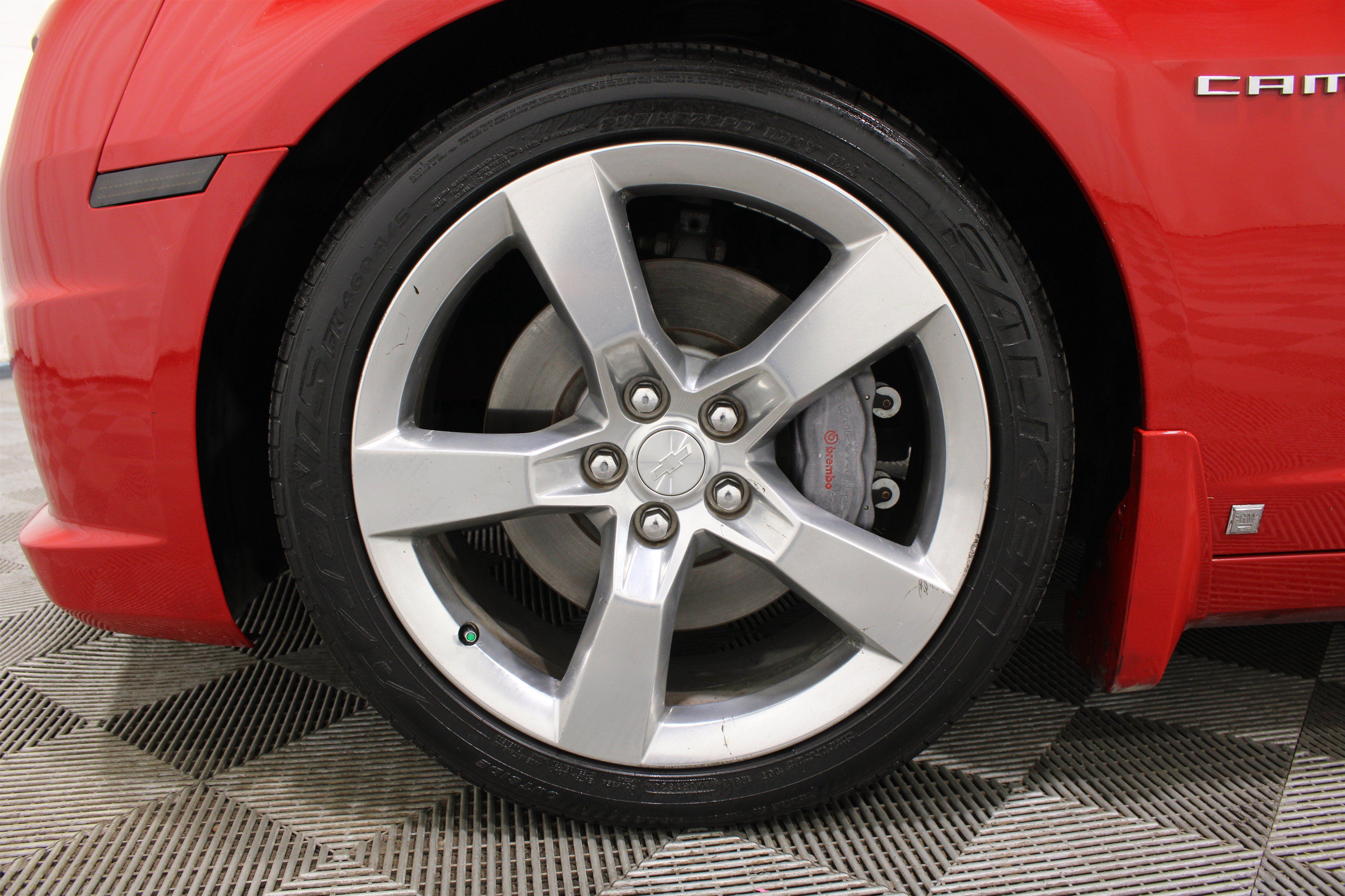 Used 2010 Chevrolet Camaro SS RWD image 36