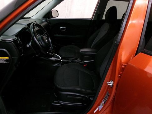 Used 2018 Kia Soul + FWD image 13