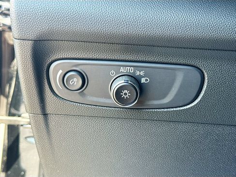 Used 2023 Buick Envision Essence w/ Sport Touring Package AWD/4WD image 12