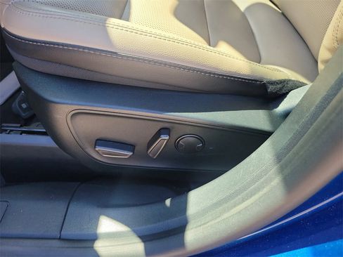 Used 2022 Ford Escape Titanium image 19