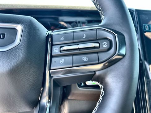 New 2026 GMC Yukon Denali Ultimate w/ LPO, Floor Liner Package AWD/4WD image 32