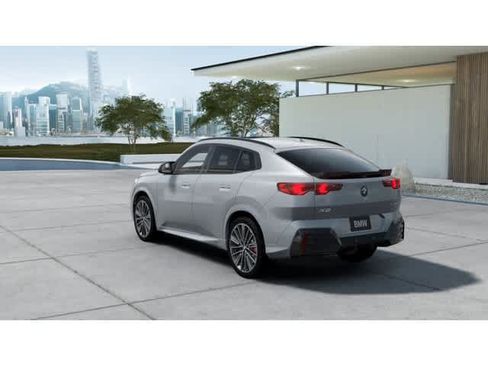 New 2027 BMW X2 xDrive28i AWD/4WD image 2