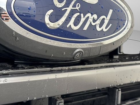 Used 2022 Ford F150 Lariat AWD/4WD image 9