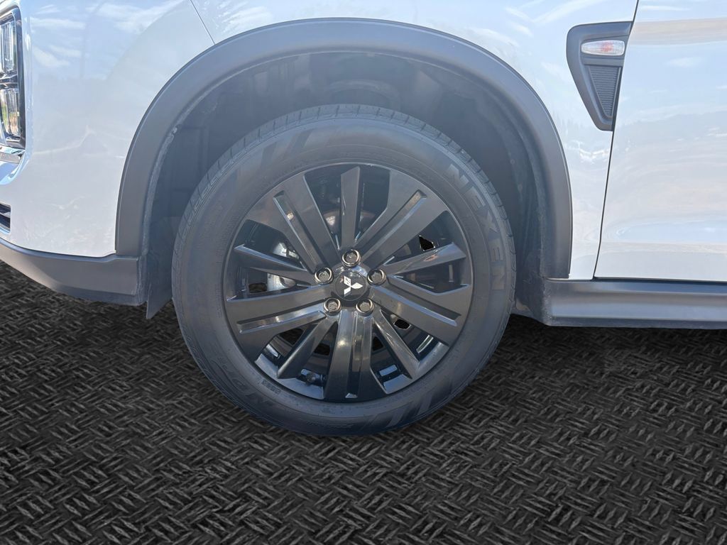 Used 2025 Mitsubishi Outlander Sport LE AWD/4WD image 11