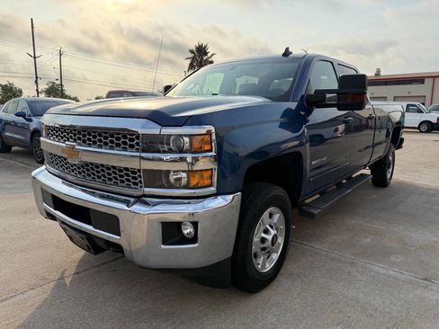 Used 2019 Chevrolet Silverado 2500 LT w/ LT Convenience Package RWD image 1