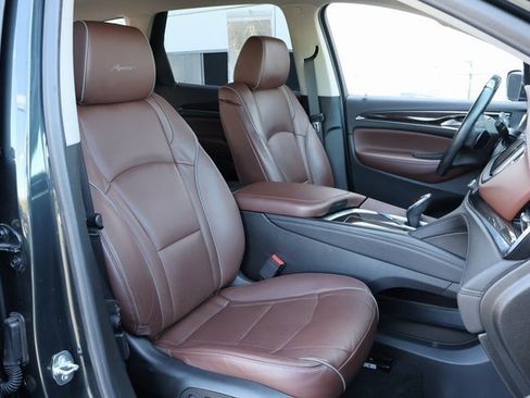 Used 2020 Buick Enclave Avenir w/ Avenir Technology Package image 18