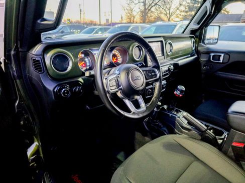 Used 2021 Jeep Gladiator Overland w/ Cold Weather Group image 7