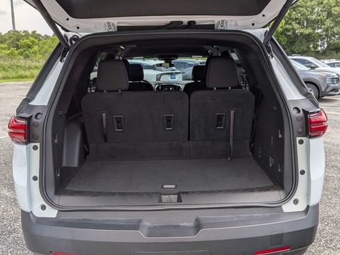 Used 2023 Chevrolet Traverse LT FWD image 25