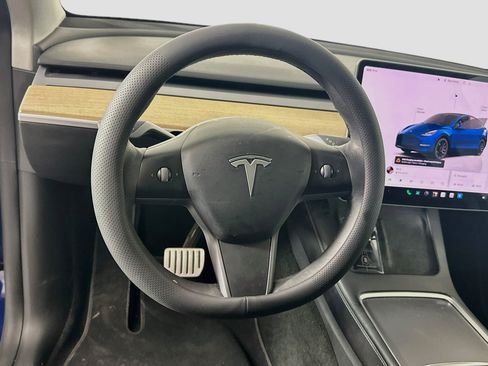 Used 2022 Tesla Model Y Performance AWD/4WD image 16