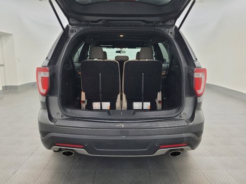 Used 2018 Ford Explorer XLT image 29