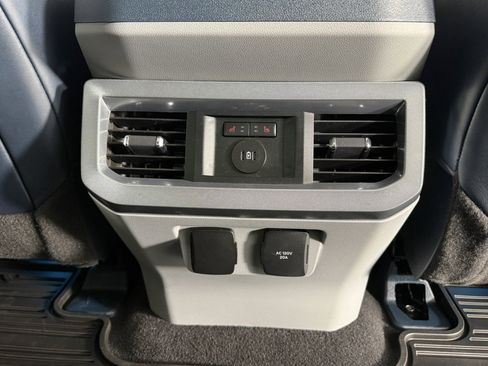 Used 2024 Ford F350 Limited image 17