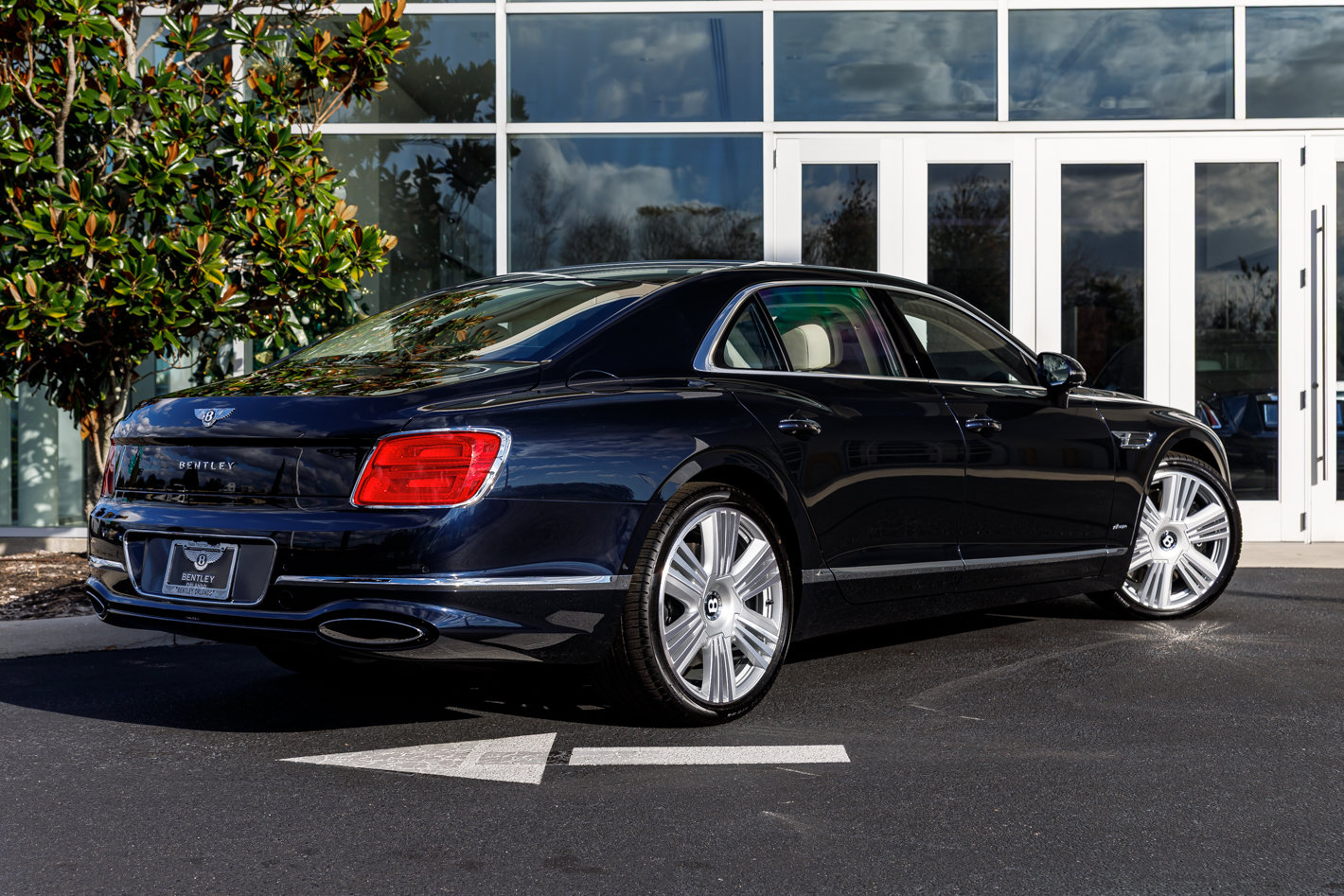 Used 2026 Bentley Flying Spur Azure AWD/4WD image 15
