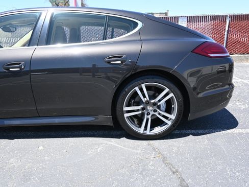 Used 2011 Porsche Panamera S RWD image 7