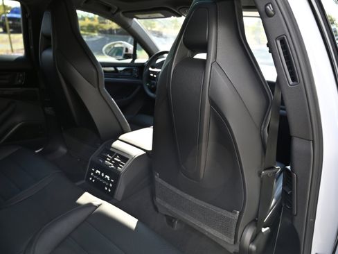 Used 2024 Porsche Panamera 4 image 42