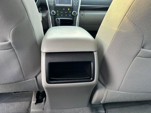 Used 2017 Toyota Camry LE FWD image 31