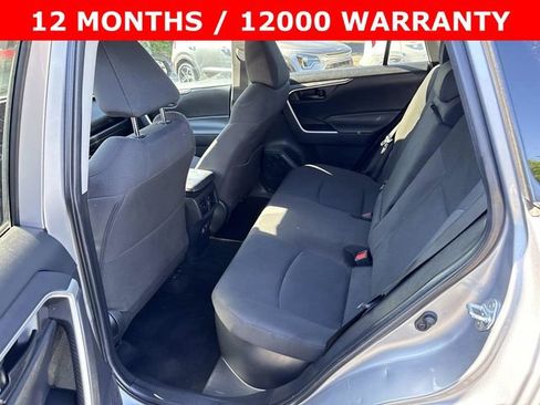 Used 2021 Toyota RAV4 LE AWD/4WD image 16