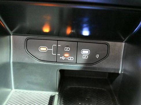 Used 2025 Kia Sorento S image 31