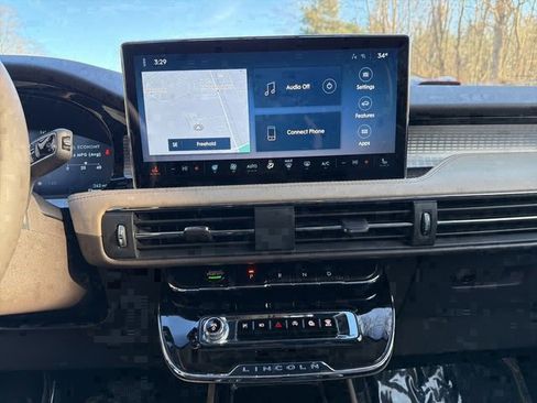 Used 2023 Lincoln Corsair AWD w/ Equipment Group 101A image 24