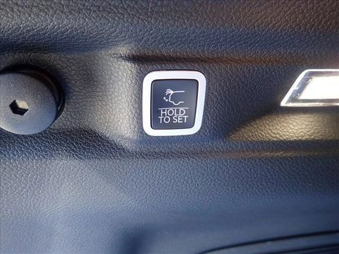 New 2026 Jeep Grand Cherokee L Limited w/ Luxury Tech Group II image 9