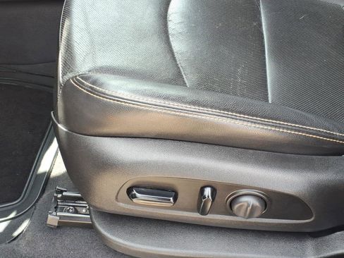 Used 2021 GMC Terrain SLT image 4