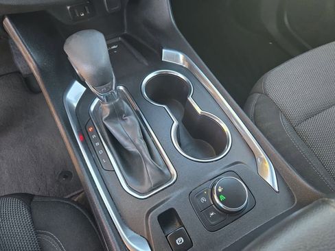 Used 2023 Chevrolet Traverse LT image 30