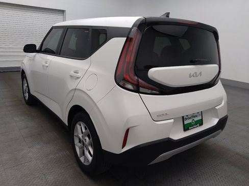 Used 2025 Kia Soul LX w/ LX Technology Package FWD image 5