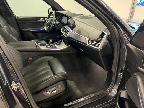 Used 2022 BMW X5 xDrive40i w/ M Sport Package image 42