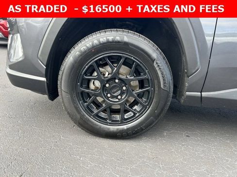 Used 2021 Toyota RAV4 XLE image 9