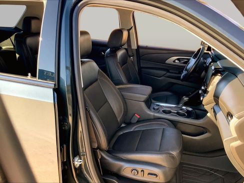 Used 2020 Chevrolet Traverse RS FWD image 9