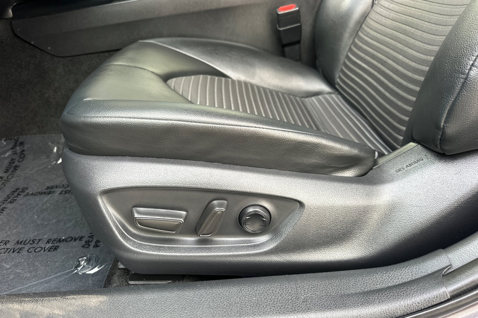 Used 2018 Toyota Camry SE FWD image 13