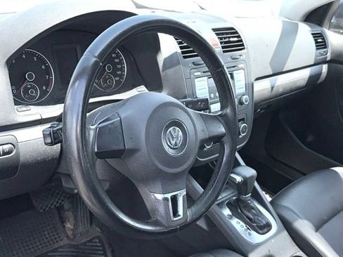 Used 2010 Volkswagen Jetta SE FWD image 15