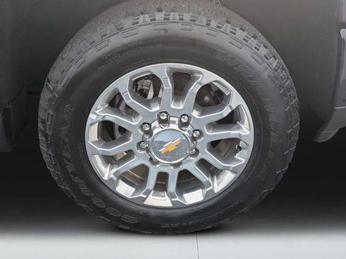 Used 2025 Chevrolet Silverado 2500 LT w/ Z71 Chrome Sport Edition image 7