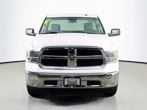Used 2022 RAM 1500 Classic SLT image 2