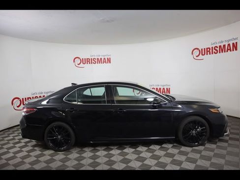 Used 2023 Toyota Camry XSE FWD image 10
