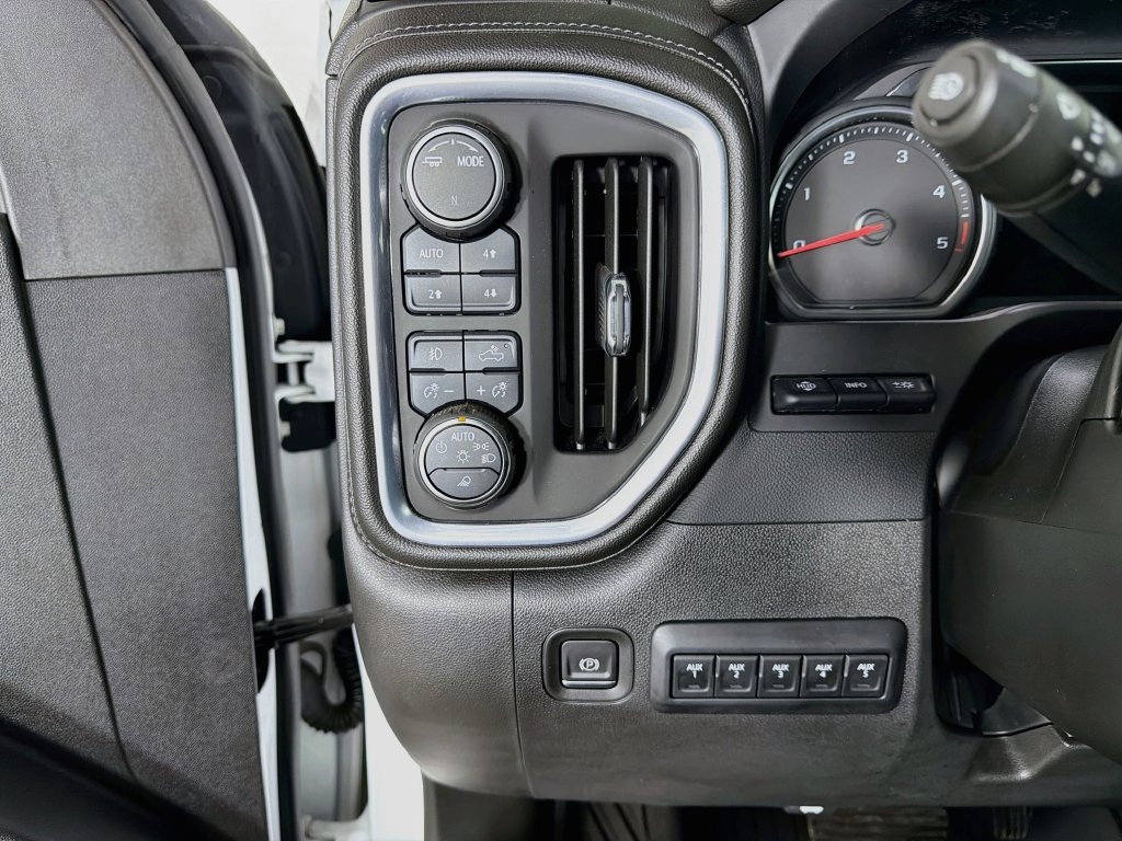 Used 2022 Chevrolet Silverado 3500 High Country w/ Z71 Off-Road Package AWD/4WD image 11
