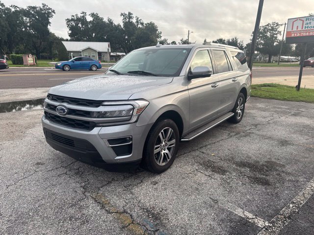 Used 2023 Ford Expedition Max Limited RWD image 2