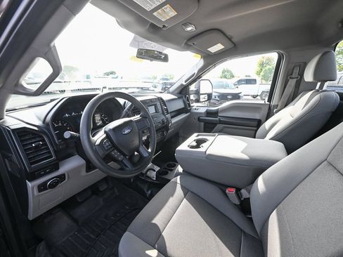 Used 2017 Ford F150 XL w/ Heavy-Duty Payload Package image 17