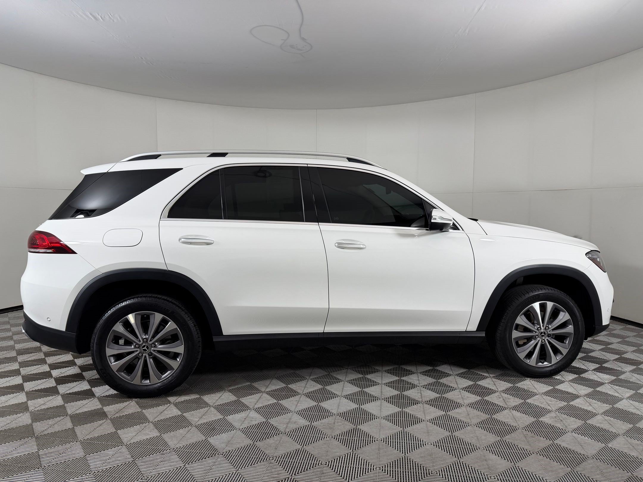 Used 2022 Mercedes-Benz GLE 350 4MATIC w/ Premium Package image 65