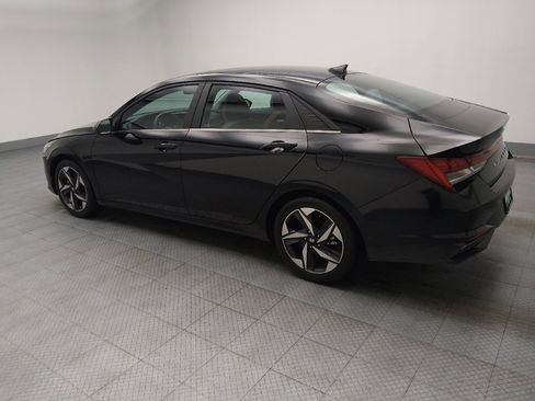 Used 2023 Hyundai Elantra Limited image 3