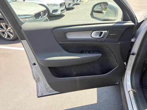 Used 2023 Volvo XC40 B5 Plus w/ Driver Assist Package AWD/4WD image 18