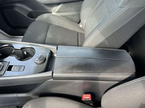 Used 2025 Nissan Rogue S AWD/4WD image 26