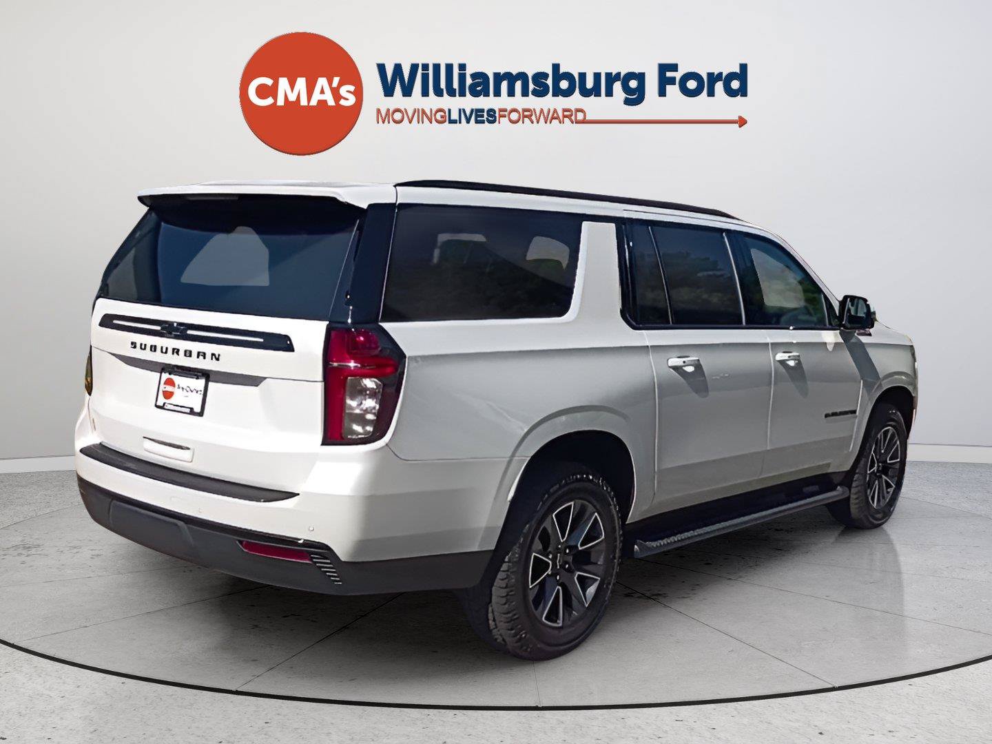 Used 2024 Chevrolet Suburban Z71 w/ Luxury Package AWD/4WD image 5