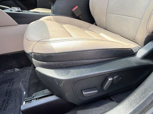 Used 2020 Ford Escape Titanium FWD image 27